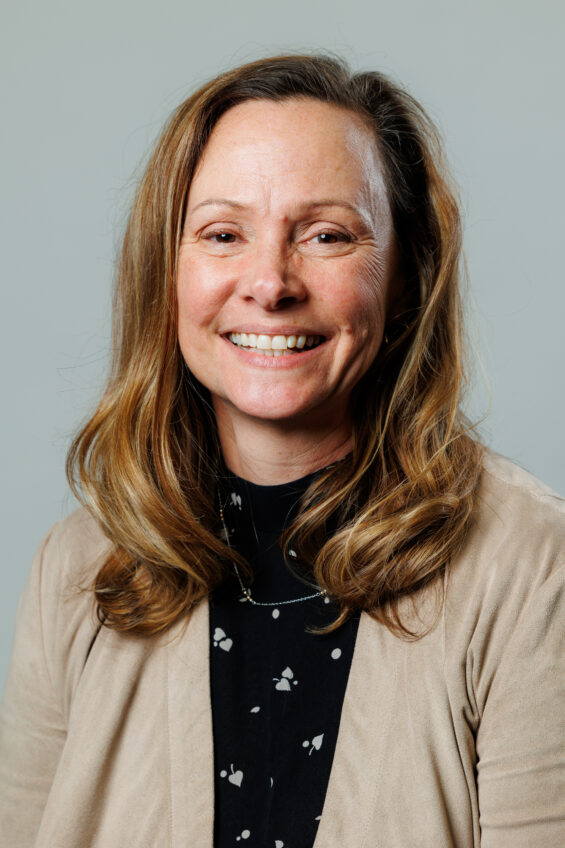 Headshots are taken of LRBA members on March 19, 2026. (Photo by KJ Jugar)